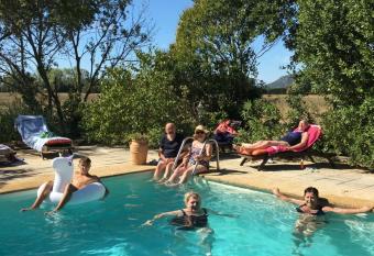 La Mandarine has Balcony rooms