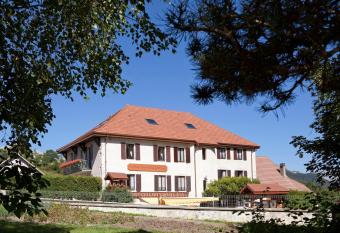 Hotel le Chalet has Balcony rooms