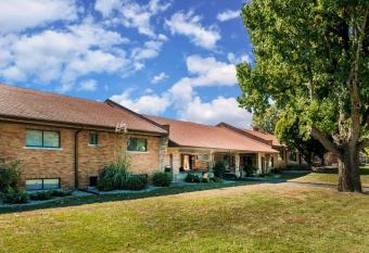 Knights Inn Jacksonville has Smoking rooms