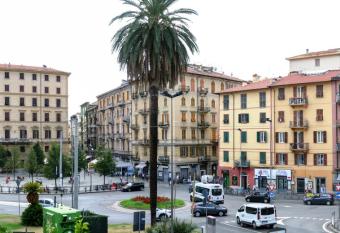 Hotel Venezia allows 18 year olds to book a room