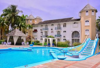 Tidal Wave Suite At sandcastles has Balcony rooms
