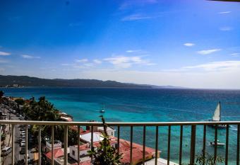Montego Bay Club Beach Resort has Balcony rooms