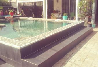 Villa FRANCOISE has Balcony rooms