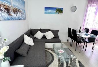 Apartman Luna Split Modern SEA VIEW Apartment has Smoking/Balcony rooms