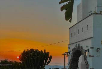 Agrabely has Smoking/Balcony rooms