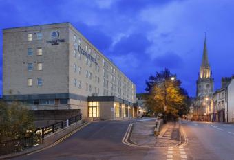 DoubleTree by Hilton Bath allows 18 year olds to book a room