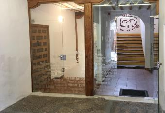 El Albergue de Sig  enza allows 18 year olds to book a room