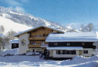 Jugendg  stehaus Oberau has Balcony rooms