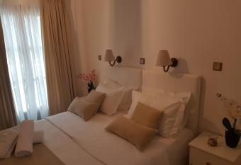 Santorini Family Apartments has Balcony rooms