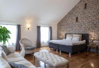B&B De Bloesem allows 18 year olds to book a room