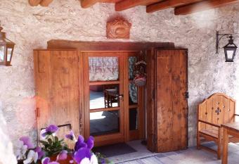 L   Inv  lt Mountain Lodge allows 18 year olds to book a room