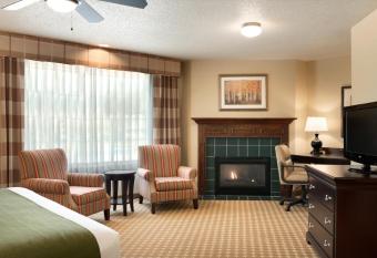Country Inn & Suites by Radisson, Chanhassen, MN allows 18 year olds to book a room
