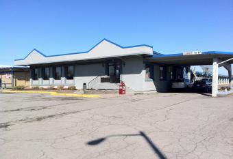 Travelers Inn allows 18 year olds to book a room