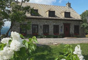 Domaine Steinbach Cidrerie, G  te et Verger allows 18 year olds to book a room