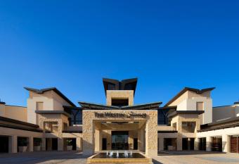 VOGO Abu Dhabi Golf Resort & Spa Formerly The Westin Abu Dhabi Golf Resort & Spa has Smoking/Balcony rooms