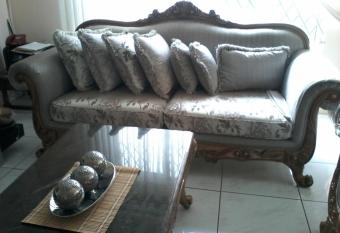 Newlands East Home With A Beautiful View has Balcony rooms