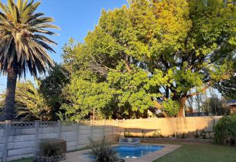 Delwers Rest Selfcatering Guesthouse Parys has Balcony rooms