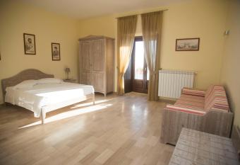 L Antico Monastero has Balcony rooms