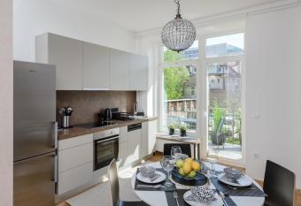 Prestige Apartments Ljubljana has Balcony rooms