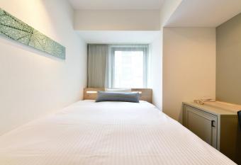 Vessel Inn Sakae Ekimae has rooms with a private hot tub