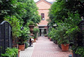Hotel Fabrik V  sendorf has Balcony rooms
