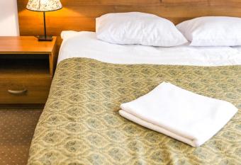 SCSK Brze  no allows 18 year olds to book a room