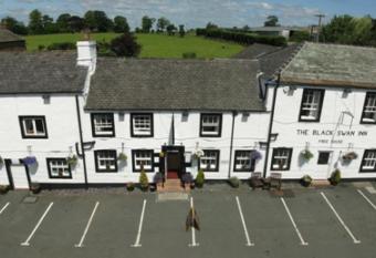 Black Swan allows 18 year olds to book a room