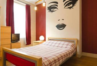 Sweet Dreams Residence, close to Penny Lane allows 18 year olds to book a room