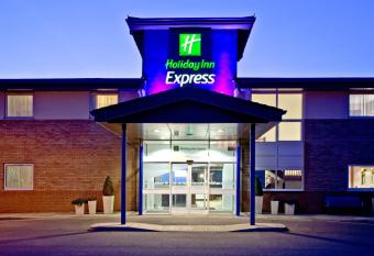 Holiday Inn Express Shrewsbury, an IHG Hotel allows 18 year olds to book a room