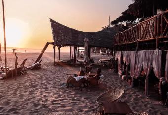 Baxar has Balcony rooms