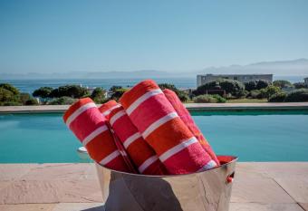 Benguela allows 18 year olds to book a room