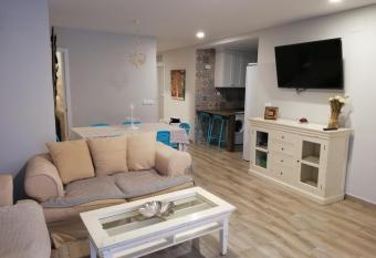 Apartamento Vintage Benidorm allows 18 year olds to book a room