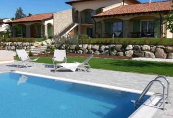 Orchidea Del Garda has Balcony rooms