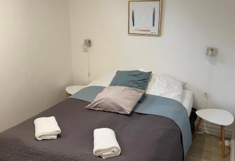 kabyssen allows 18 year olds to book a room