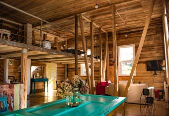 Casa Apel Hostel allows 18 year olds to book a room