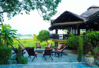 Sapana Village Lodge has Balcony rooms