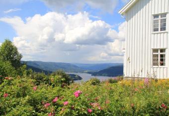 Granum G  rd allows 18 year olds to book a room