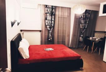 Deluxe Lilian has Balcony rooms