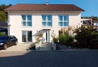 Ferienwohnung Kleb f  r bis zu 6 Personen allows 18 year olds to book a room