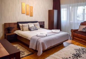 Central Park Apartment has Balcony rooms