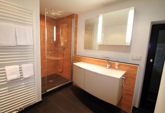 Hotel Zum Goldenen Anker has Balcony rooms