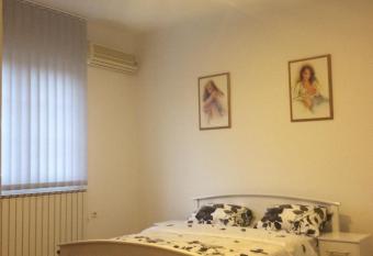 Apartman br.1 allows 18 year olds to book a room