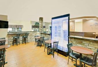 Microtel by Wyndham Perry National Fairground Area I-75 allows 18 year olds to book a room