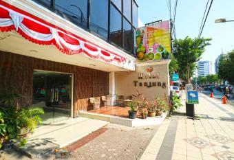 Hotel Tanjung allows 18 year olds to book a room