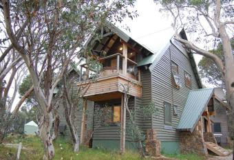 Dandongale has Balcony rooms