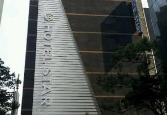 Hotel Star Gangnam allows 18 year olds to book a room