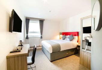 The Connaught Hotel Wolverhampton allows 18 year olds to book a room