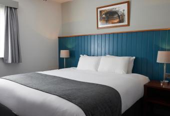 The Longshoot allows 18 year olds to book a room