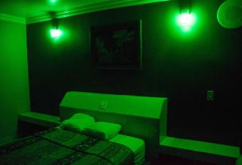 Motel Encuentro allows 18 year olds to book a room