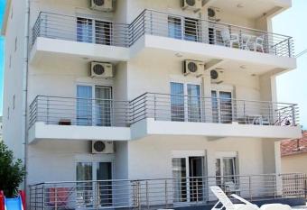 Villa Swan has Balcony rooms